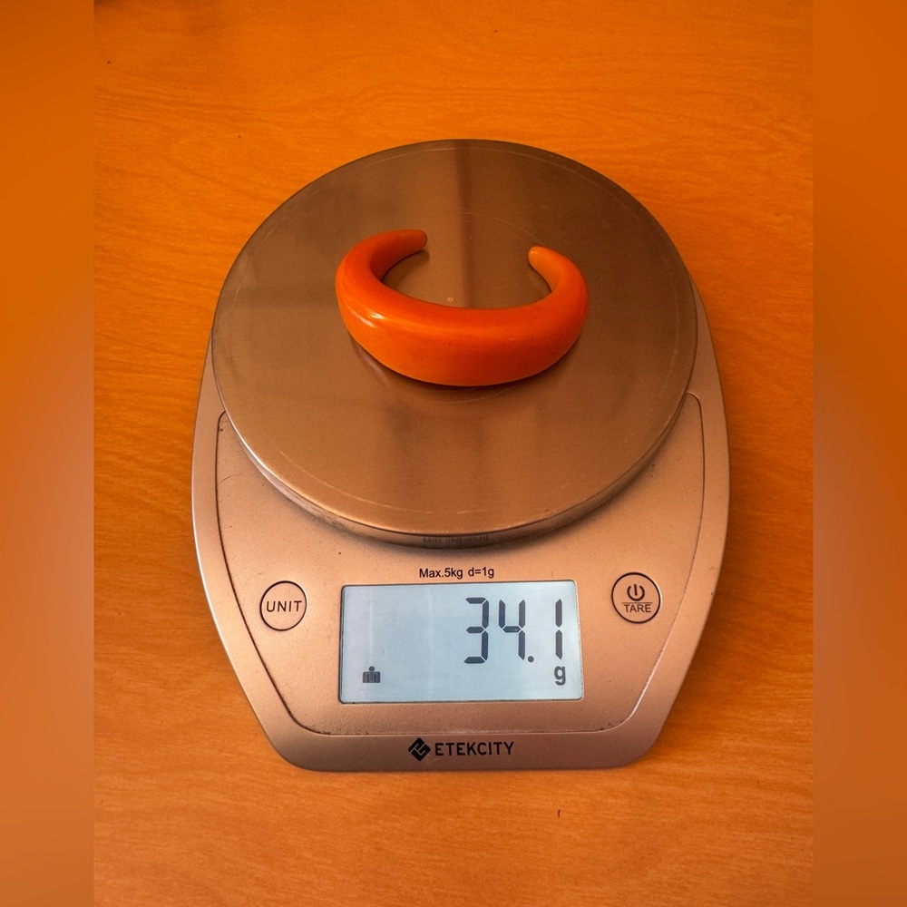 40s Vintage Orange Bakelite Cuff - Picture 10 of 10